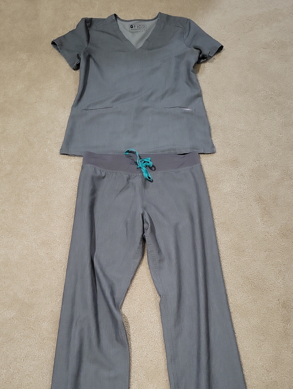 FIGS Scrub Set